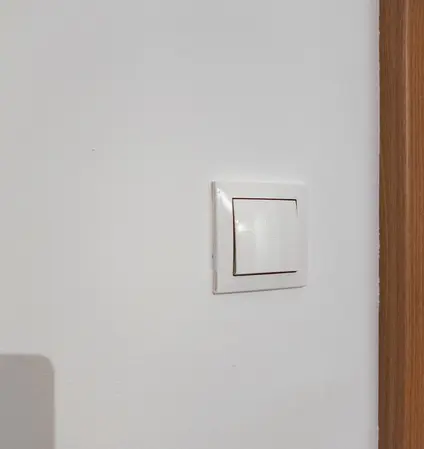 After fresh coat – clean, white walls Budapest