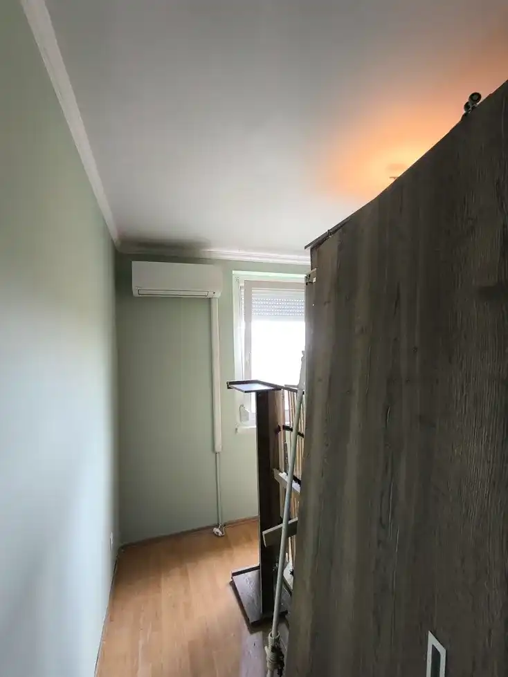 Kisszoba kész, Dulux Fűzfa Rejtek színű festéssel